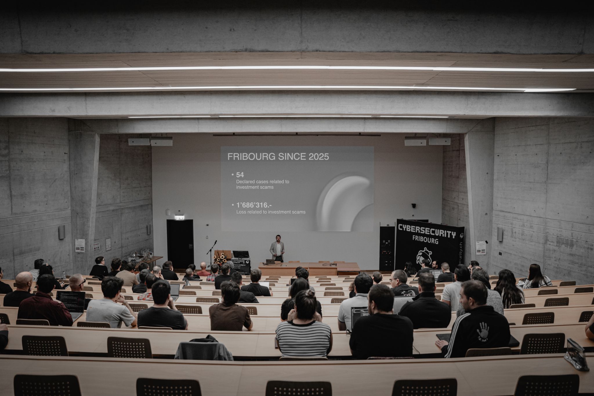 Diego Villagrasa presenting